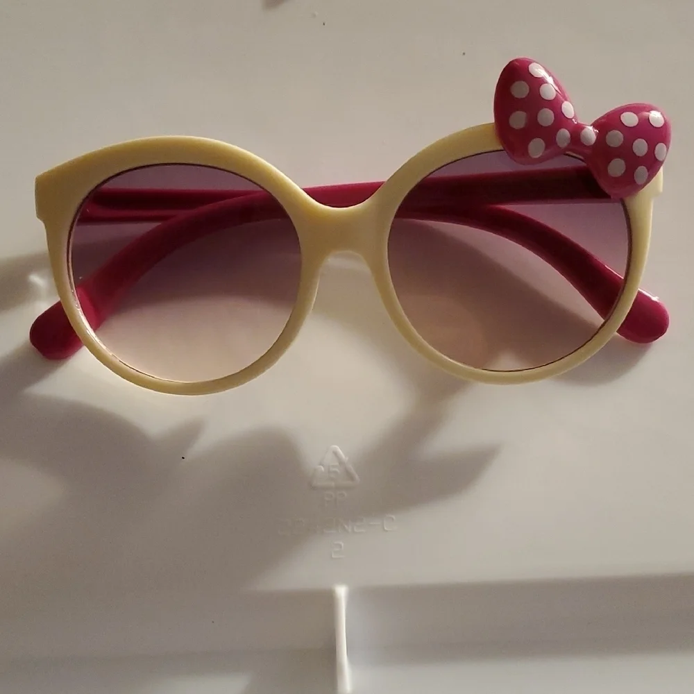 Kids Cream Sunglasses with Pink Bow